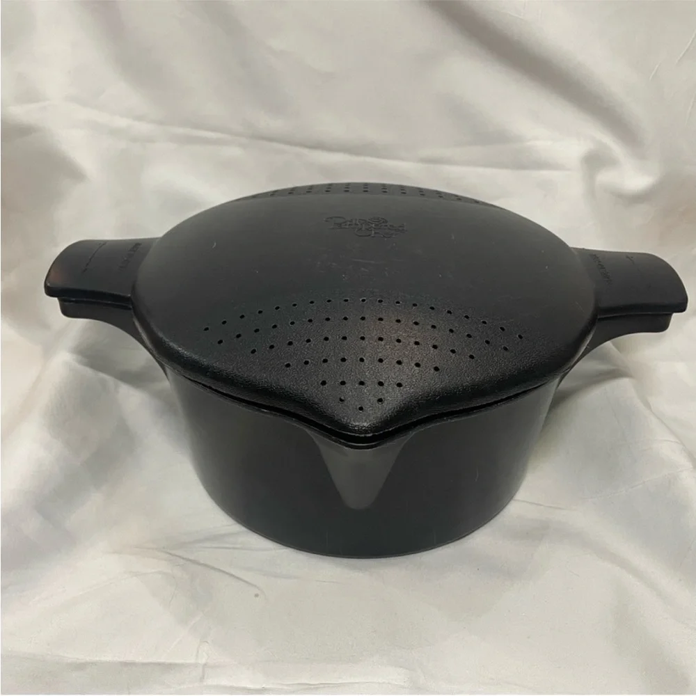 PAMPERED CHEF LARGE 8 Cup 2 Qt MICRO-COOKER MICROWAVE STEAMER STRAINER LID Black